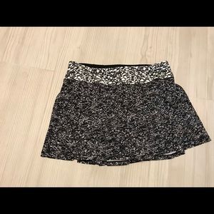 Lululemon black and white marbles running skort